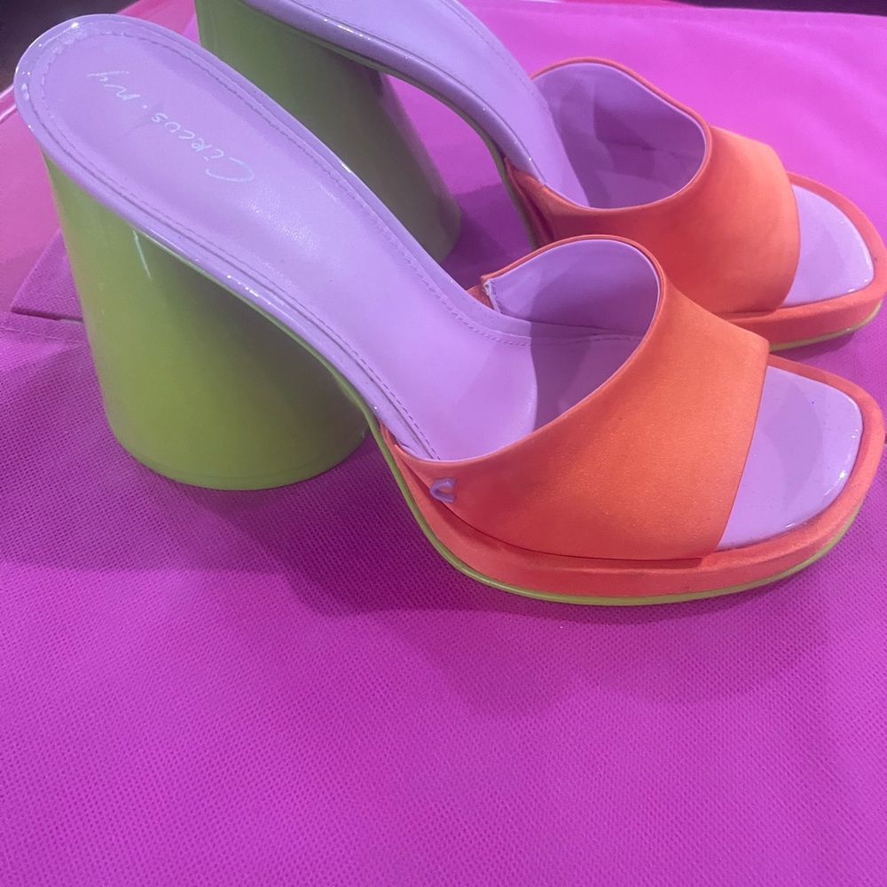 Circle NY color block sandals
